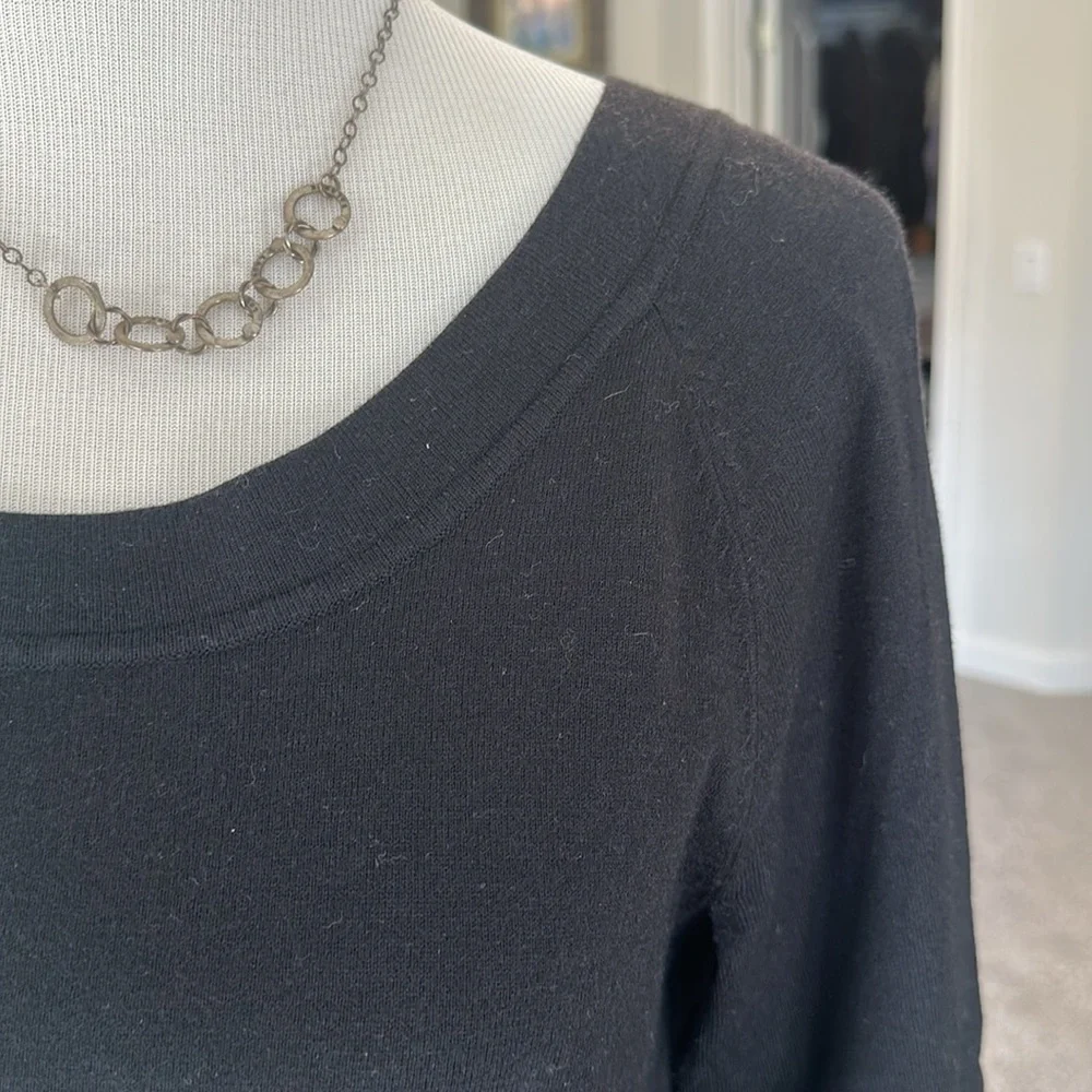 Talbots Scoop neck, 3/4 Raglan Sleeve Black Sweater, Medium, EUC